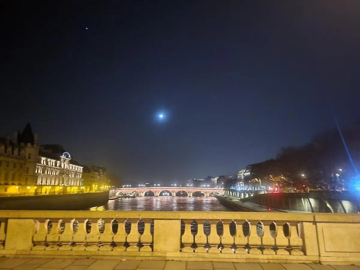 아파트 Eiffel Tower, Seine River, Private Apartment, Pont De L'Alma, 2 Min Walk 파리